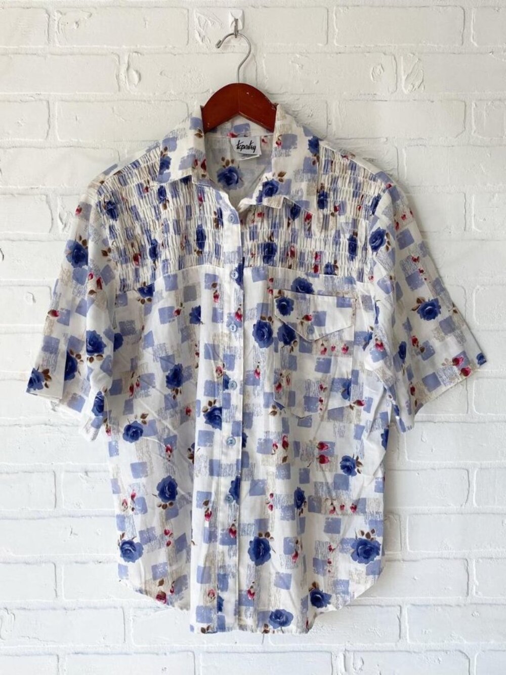 Vintage floral button up about an XL cream and blue